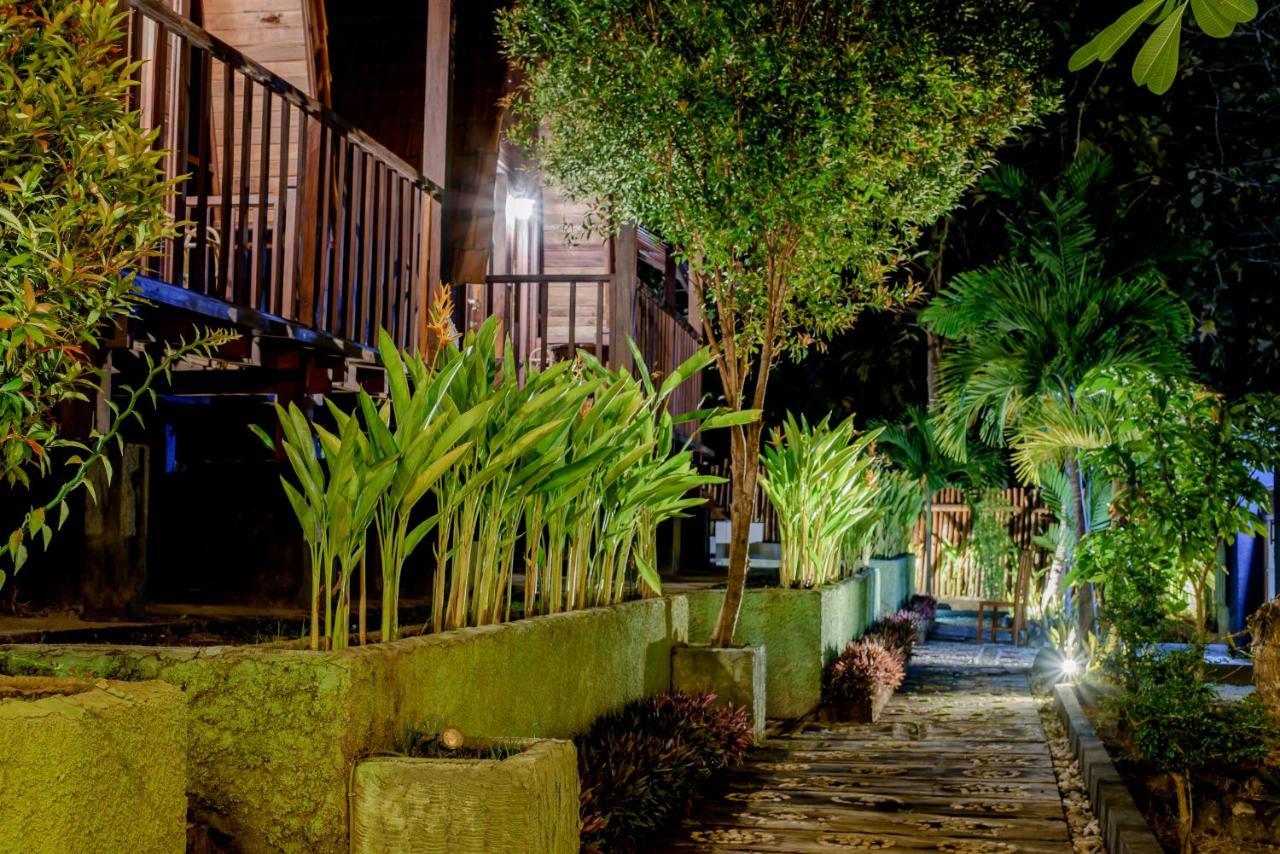 The Granyam Garden Cottage Batununggul Exterior foto